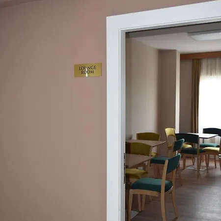Liss 2 Hotel 3*