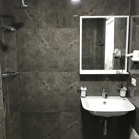 Liss 2 Hotel